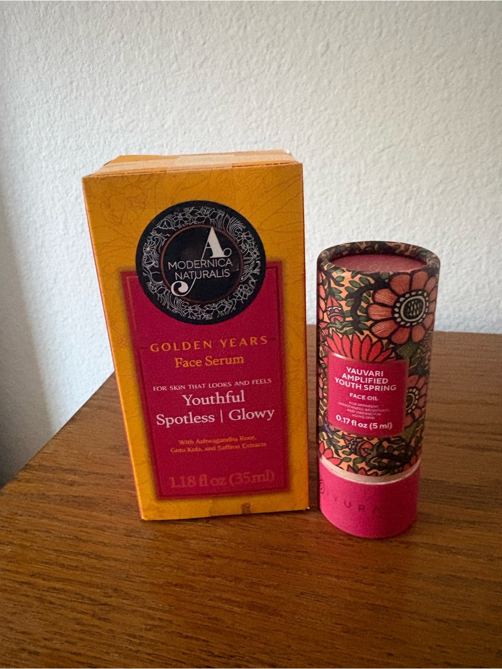 MODERNICA NATURALS FACE SERUM 1.18oz + YAUVARI FACE OIL MINI (PURSE SIZE)
0.17